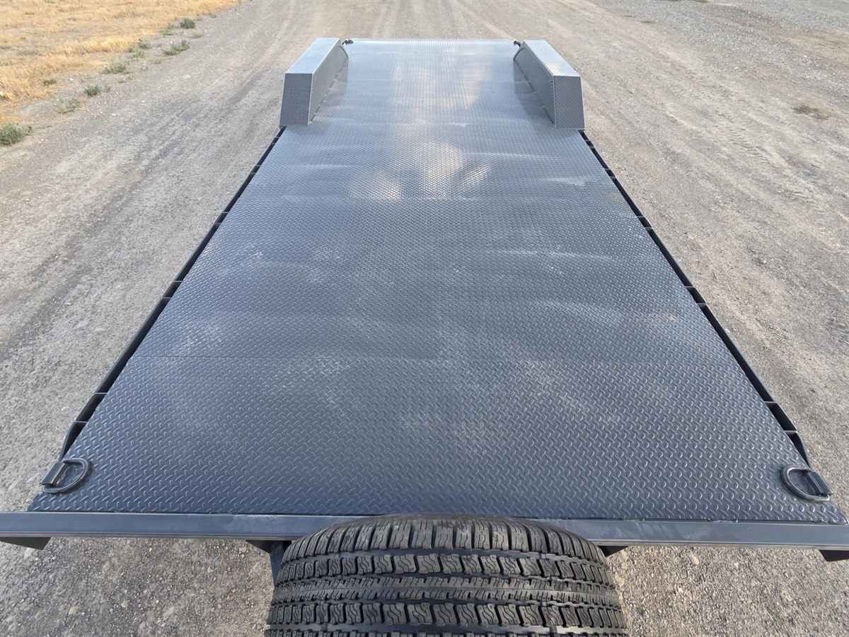 Car hauler deck D-ring tie-down points