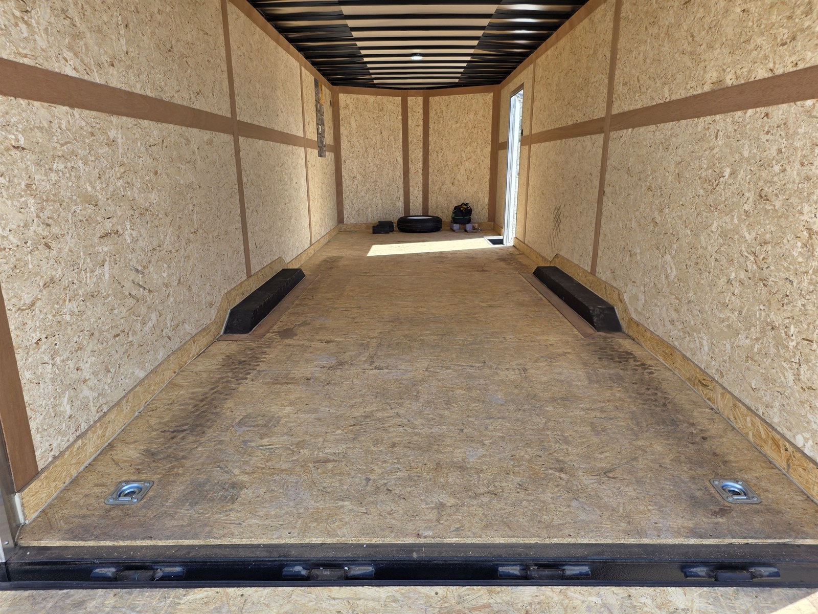 Enclosed trailer interior floor